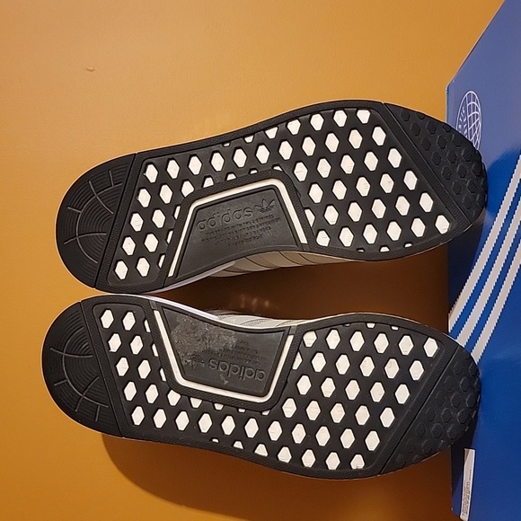 Adidas Originals Women's NMD_R1 - Picture 6 of 9